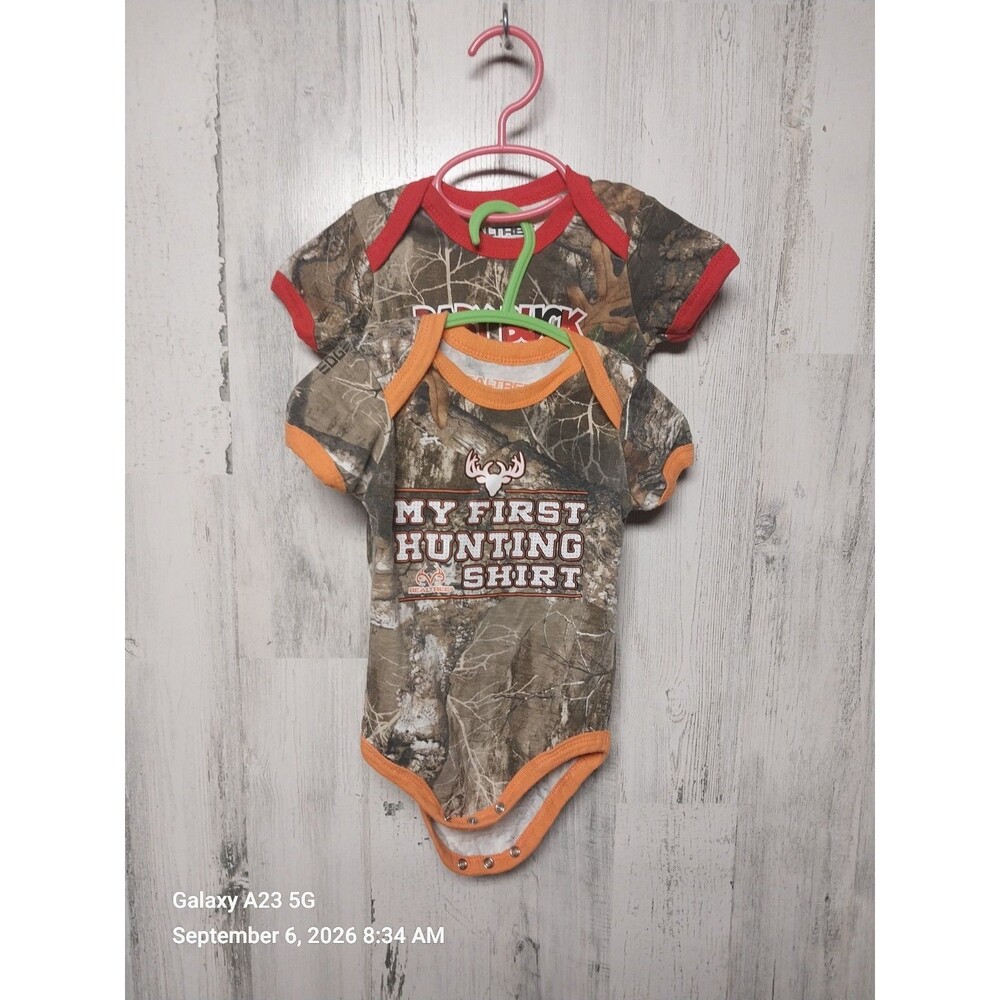 Realtree Camo Baby Bodysuits Size 6-9 Months Lot Of 2